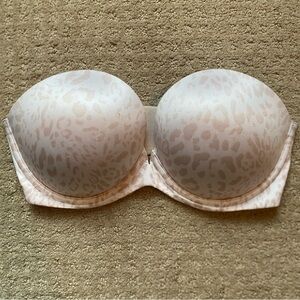 Victoria’s Secret strapless bra